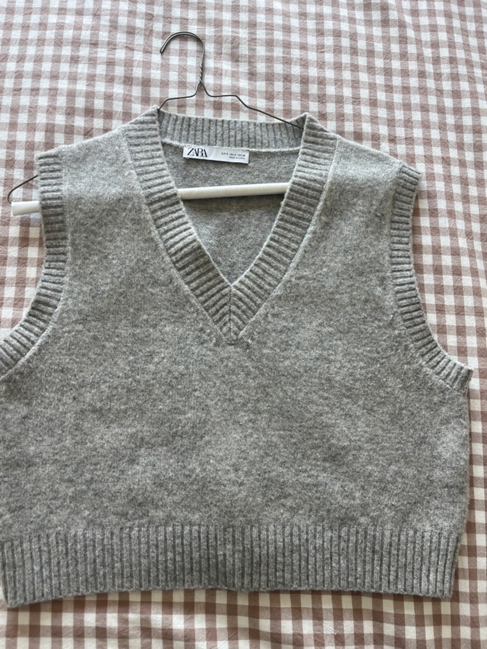 Zara Gray cropped V‑Neck Sweater Vest